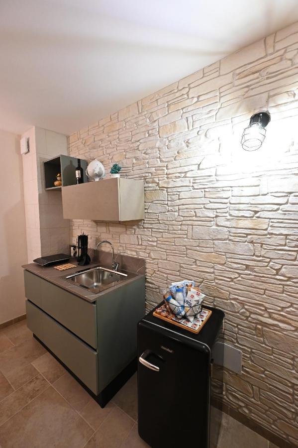 Suite Laurel Spa Con Idromassaggio Фазано Екстериор снимка