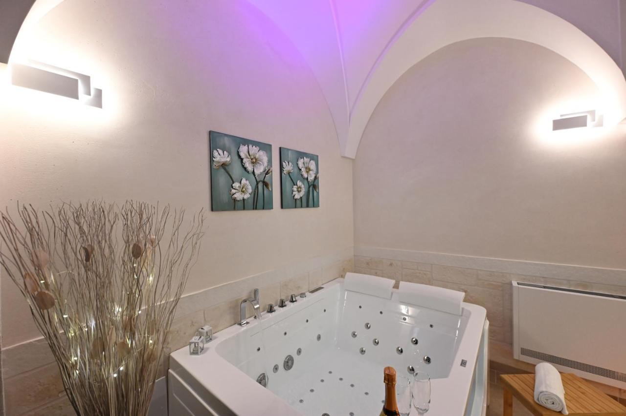 Suite Laurel Spa Con Idromassaggio Фазано Екстериор снимка