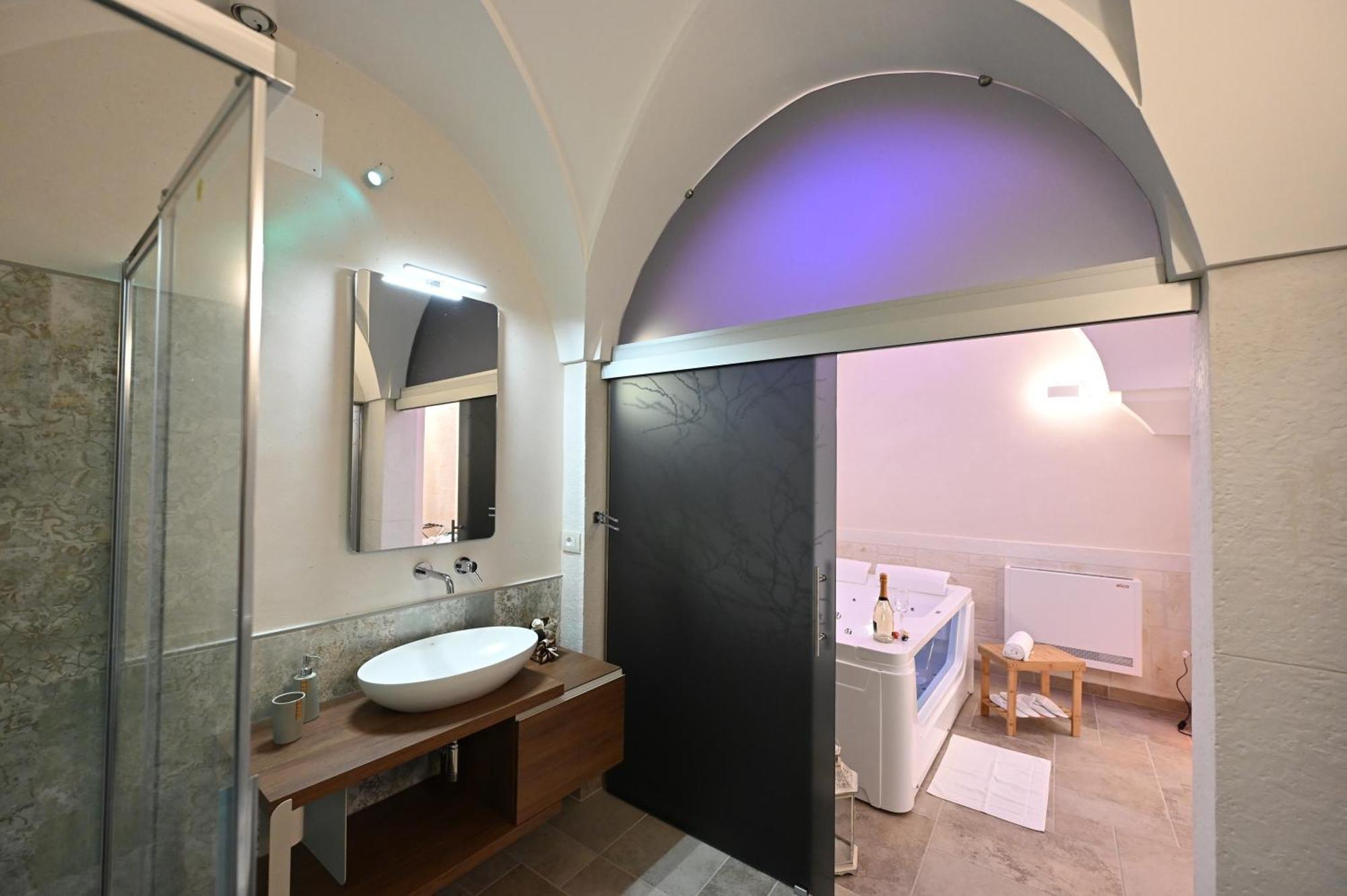 Suite Laurel Spa Con Idromassaggio Фазано Екстериор снимка